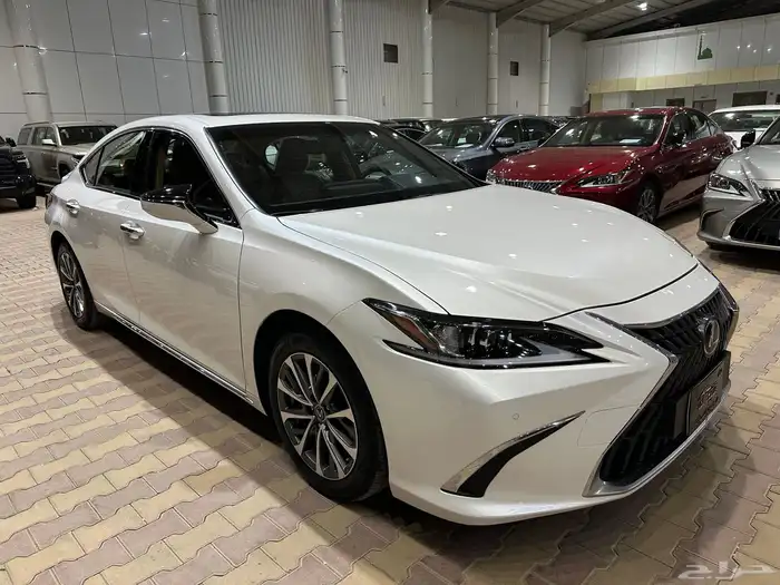 لكزس ES350 موديل 2024 ممشى قليل نظيف جدآ 2