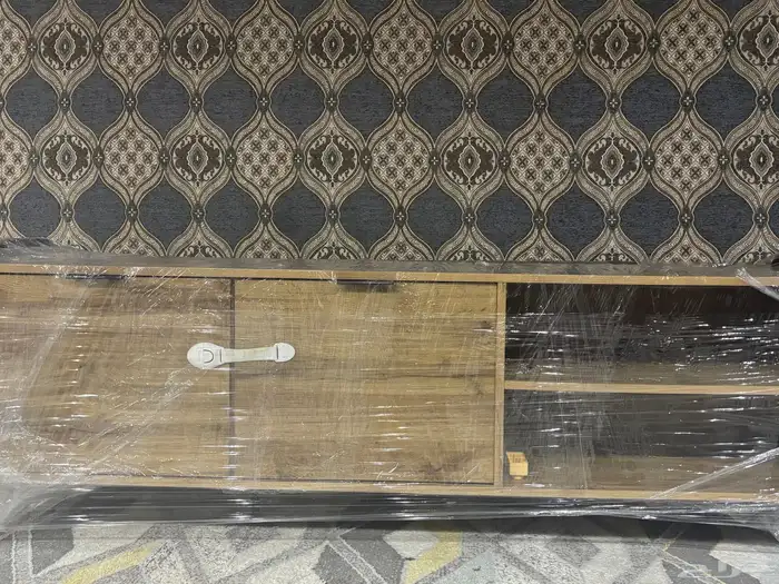 طاولة تلفزيون 1
