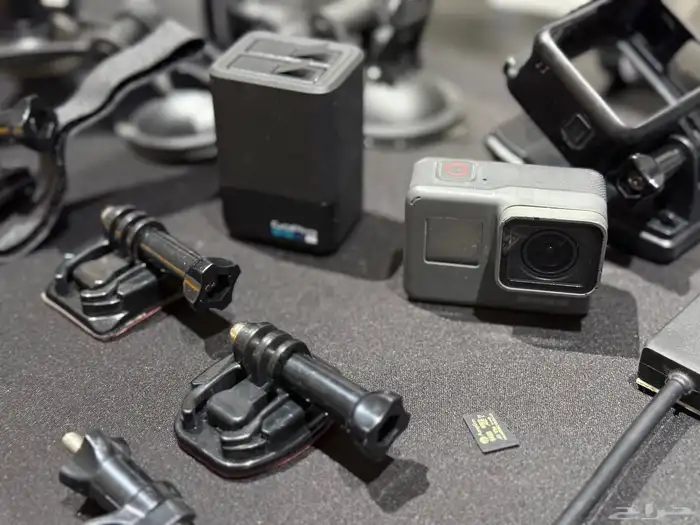 GoPro Hero 5 مع ملحقات قيمة 6