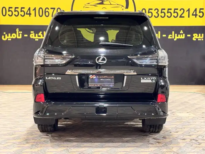 لكزس LX570 بلاك اديشن موديل 2020 10