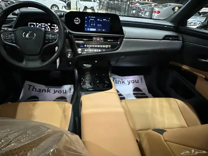 لكزس ES350 موديل 2024 ممشى قليل نظيف جدآ 18