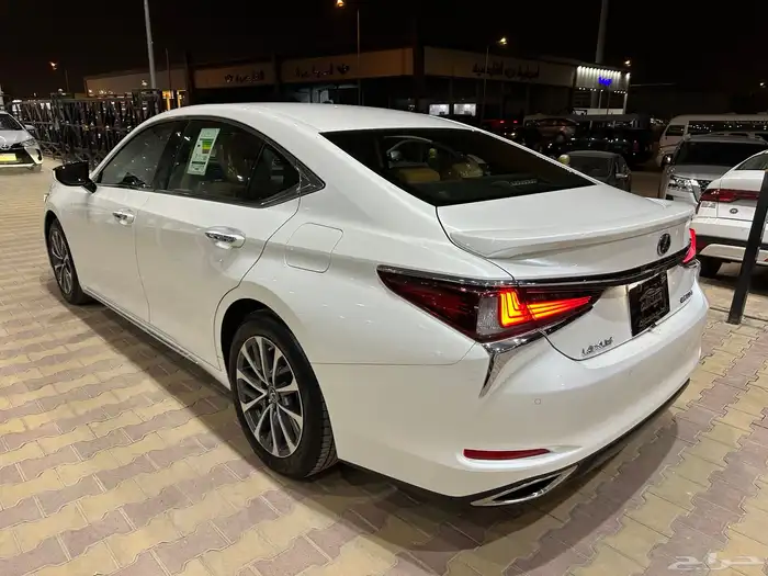 لكزس ES350 موديل 2024 ممشى قليل نظيف جدآ 22