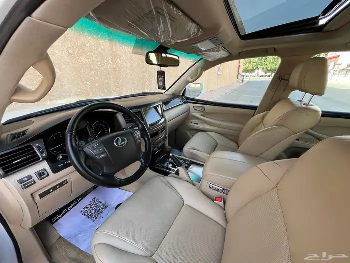 لكزس LX570. 2010 10
