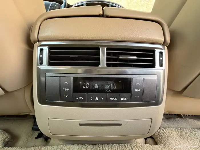لكزس LX570. 2010 20