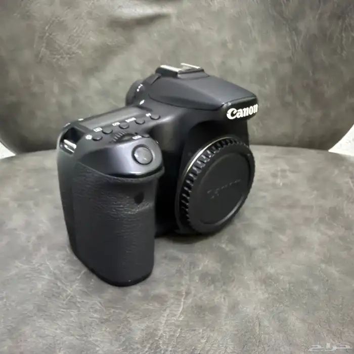 للبيع كاميرا CANON EOS 70D 0