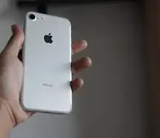 آيفون اس اي جيل الثالث 128 جى بي 1