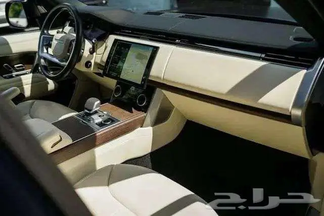 للبيع رنج موديل 2023 Land Rover Range Rover P400 SE 12