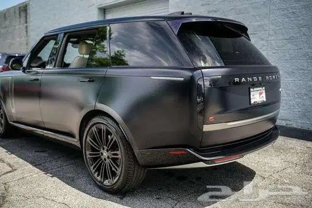 للبيع رنج موديل 2023 Land Rover Range Rover P400 SE 4