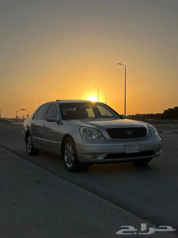 للبيع لكزس اي اس فل التراء سعودي 1
