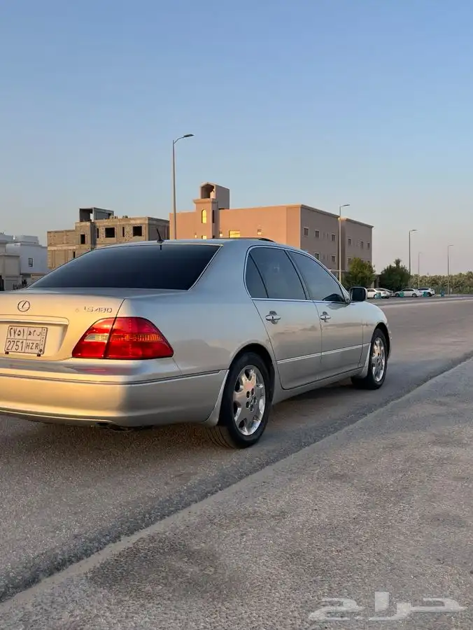 للبيع لكزس اي اس فل التراء سعودي 7