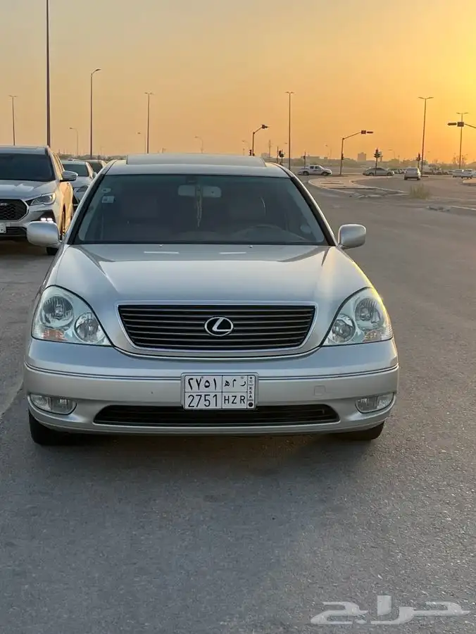 للبيع لكزس اي اس فل التراء سعودي 0