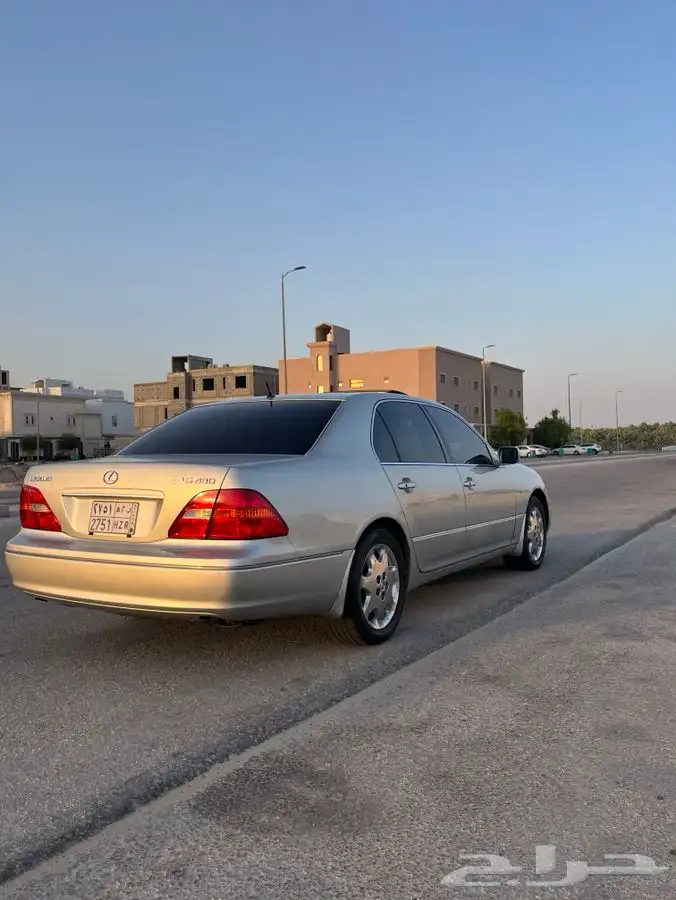 للبيع لكزس اي اس فل التراء سعودي 6