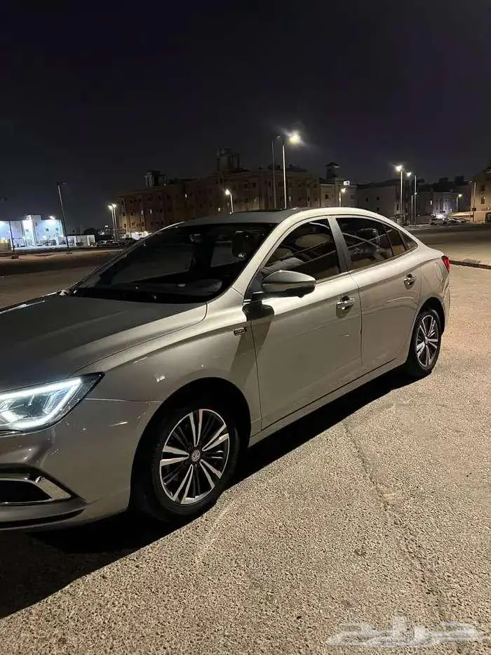 MG 5 FULL OPTION-LUXURY 1