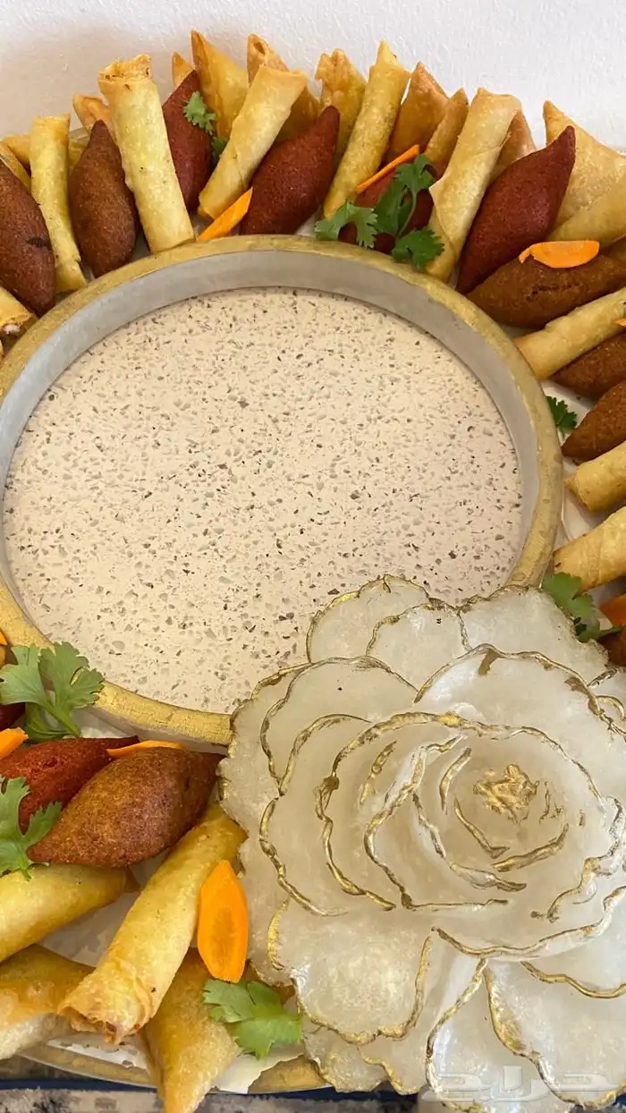 شباب لاهنتو في وحده ام تبيع ورق عنب سمبوسه والله أكلها لذيذ 1