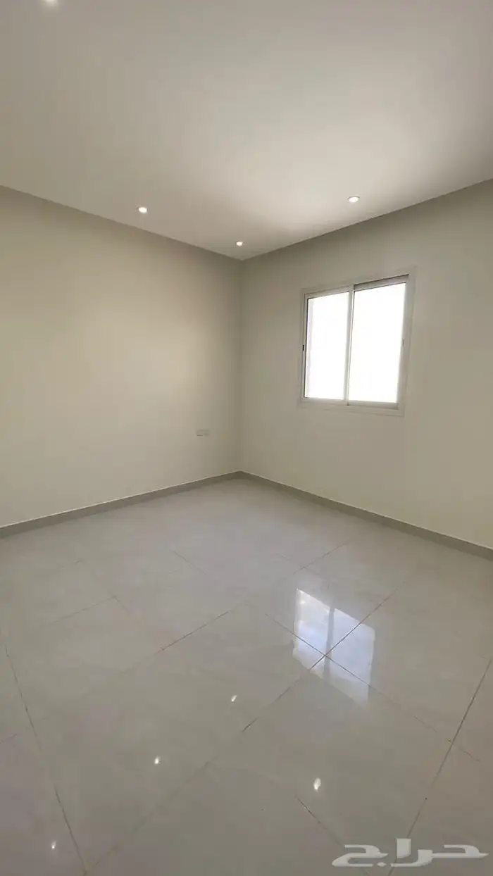 فلة للبيع مع شقتين حي النهضه 30