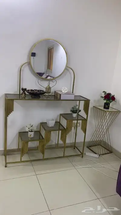 للبيع كنب حرف L مع طاولة وخدمه ومدخل وسجاده index