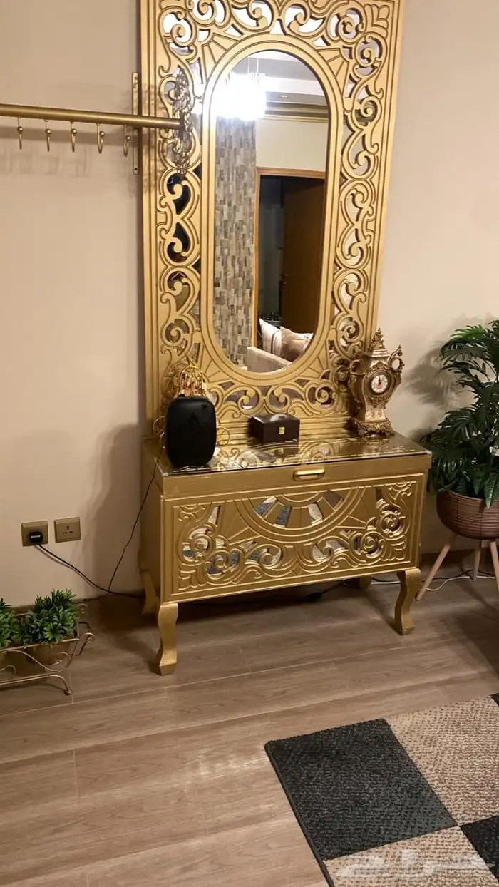ديكور مدخل ذهبي 0