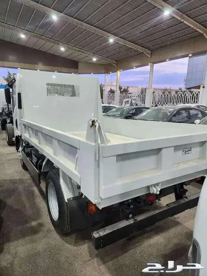 ايسوزو قلاب 3 طن 5 طن 2025 سعر خاص للشركات والمؤسسات 5