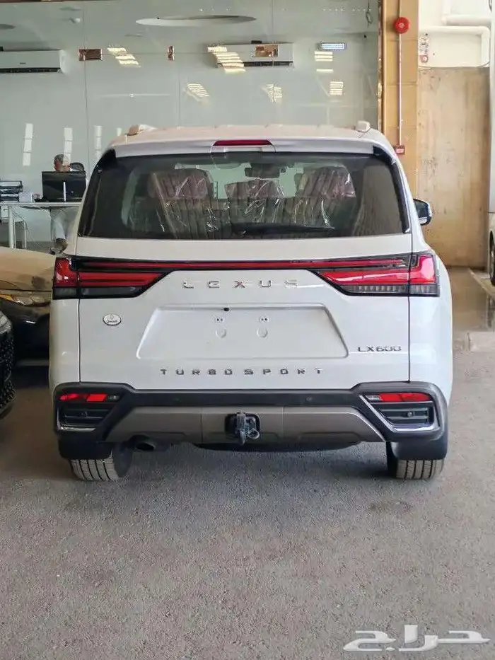 لكزس LX600 فئه BB خليجي موديل 2024 متوفر لدى الحسن 3