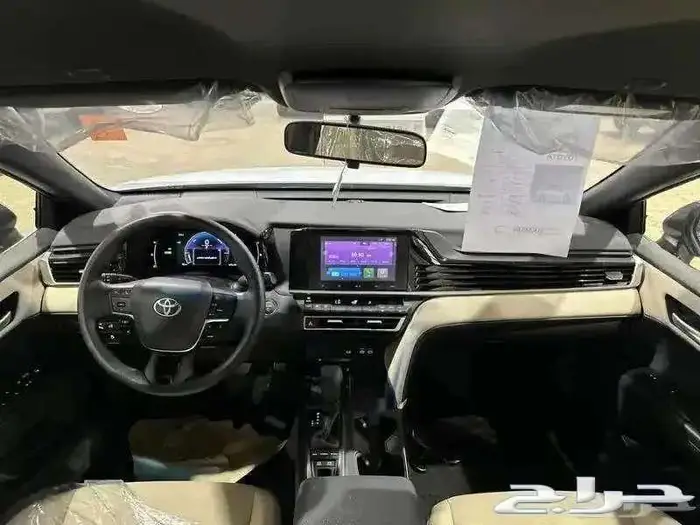تويوتا كامرى E هايبرد 2025 3