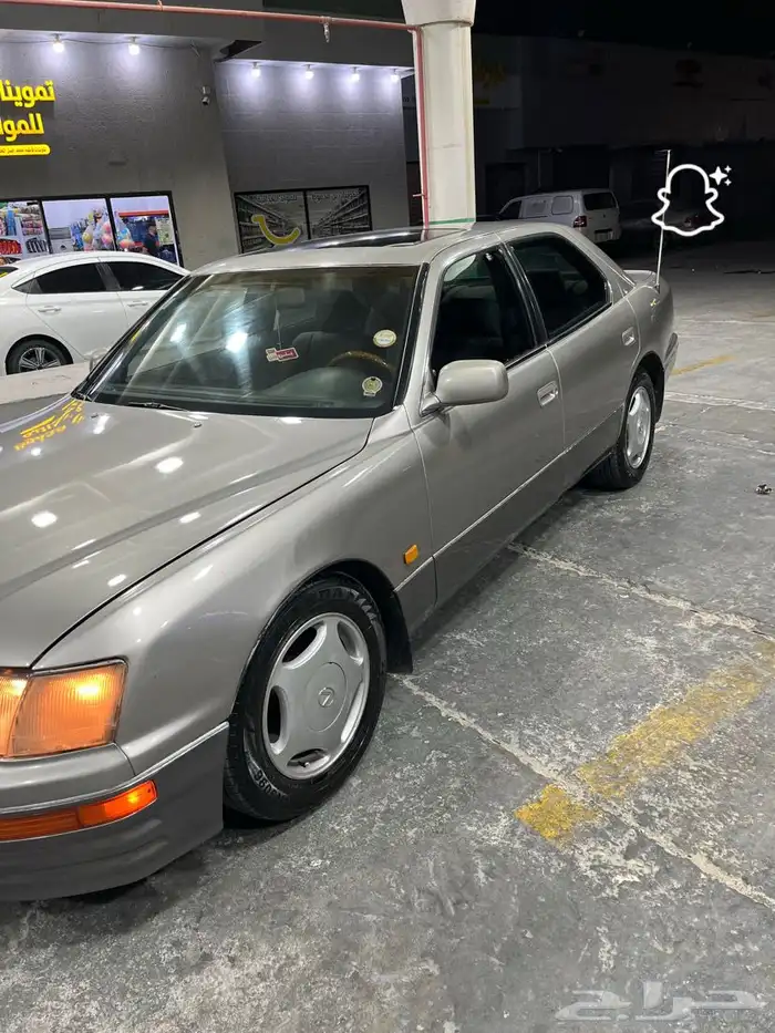 للبيع لكزس LS400 1