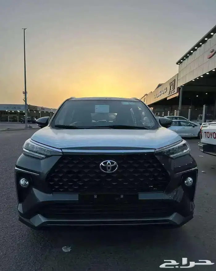 تويوتا فيلوز GLX بنزين 2025 15