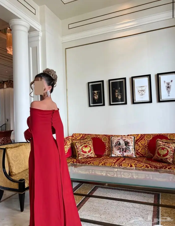 فستان احمر مصممة اماراتية Pansey collection 0