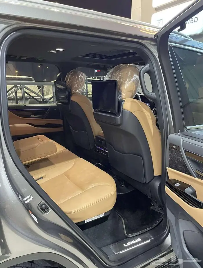 لكزس 600 LX موديل 2022 ممشي 39الف 6