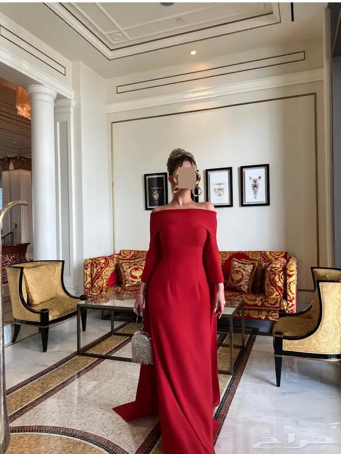 فستان احمر مصممة اماراتية Pansey collection 1
