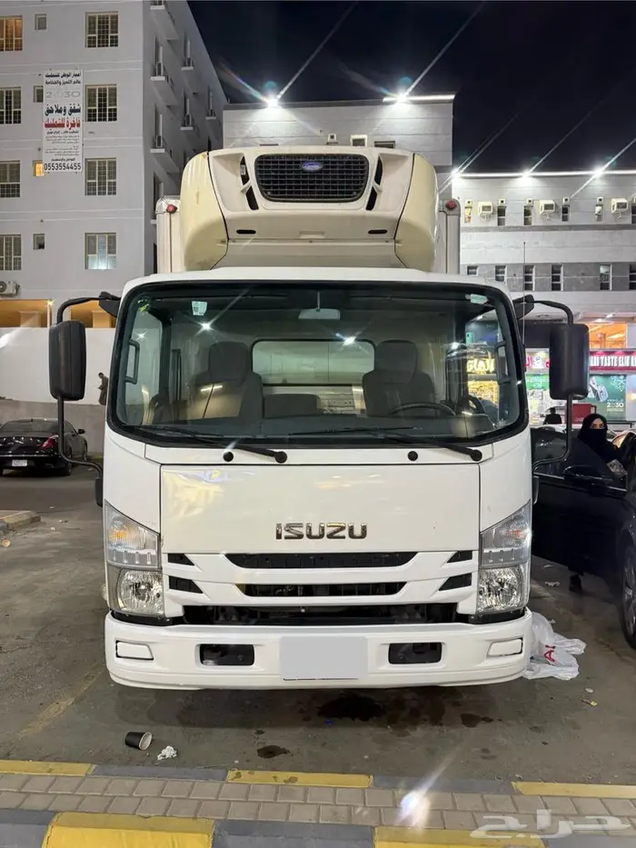 ايسوزو ثلاجة 4طن2020 ممشى135شبه جديده 4