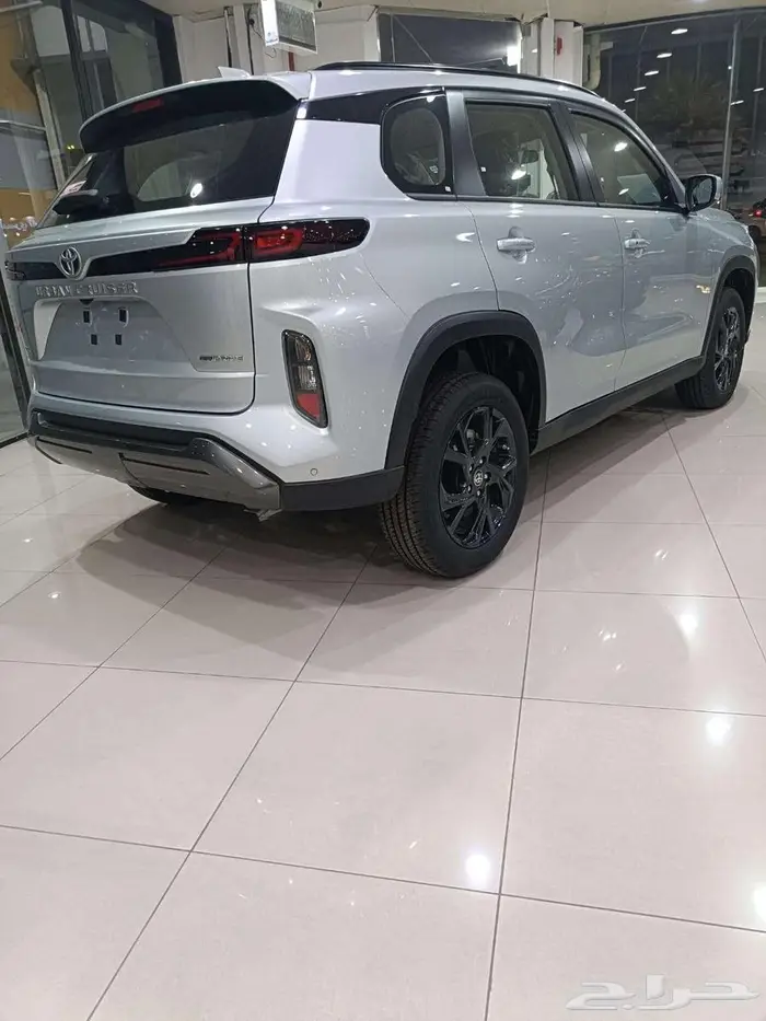 تويوتا اوربان - GL - 2025 - كاش واقساط 1