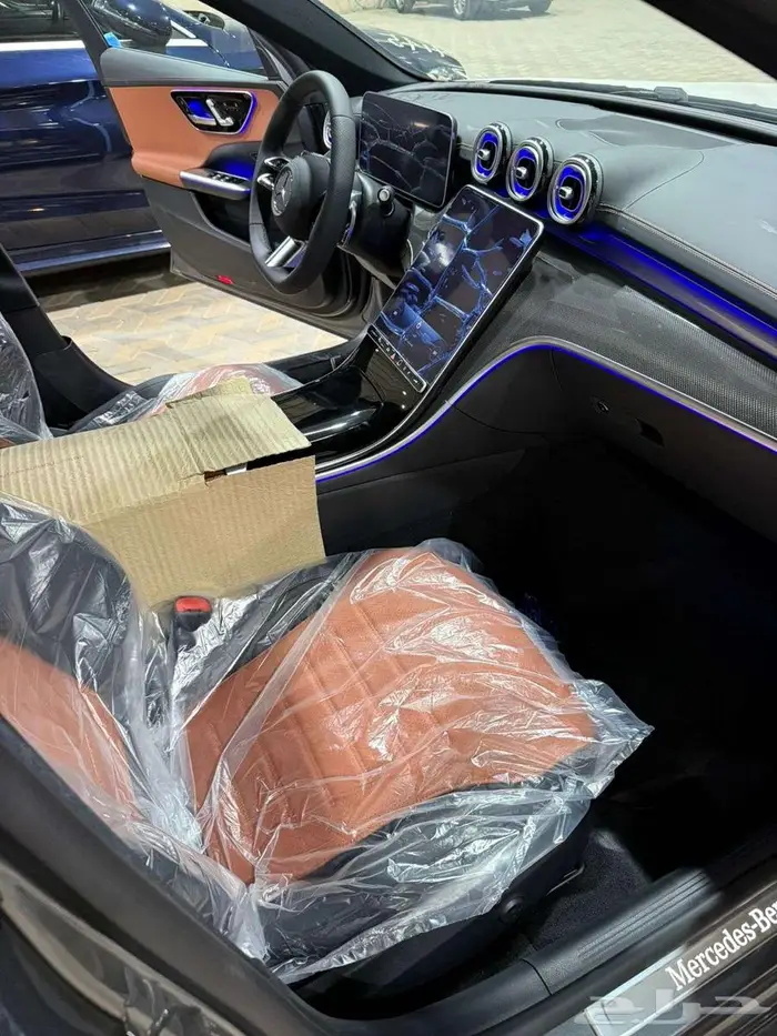 مرسيدس C200 AMG LINE 2025 اصفار 6