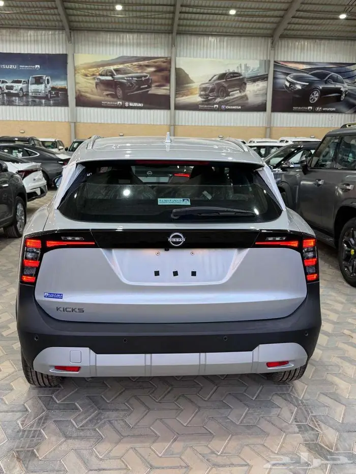 نيسان كيكس SV نص فل 2025 8