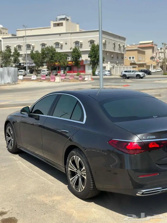 مرسيدس بنز E 200 فل 2024 15