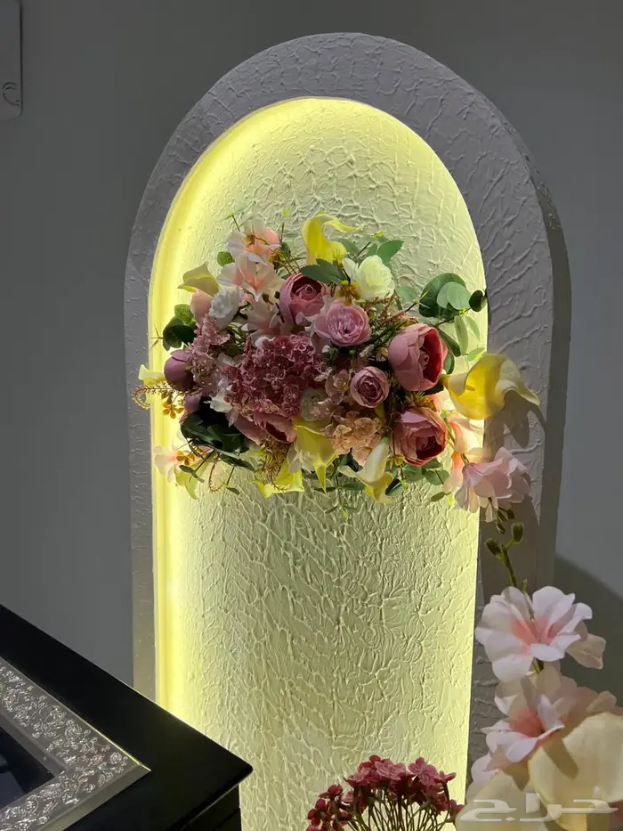 عربية ملكة فخمة بتصميم عصري وإنارة مميزة 9