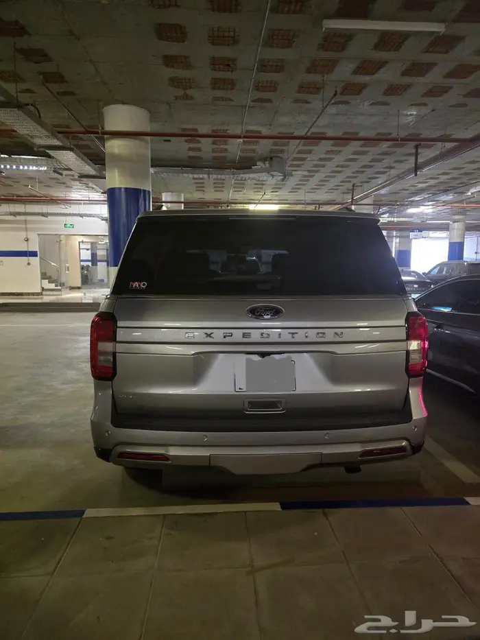 2022 Ford expedition XLT perfect condition 1