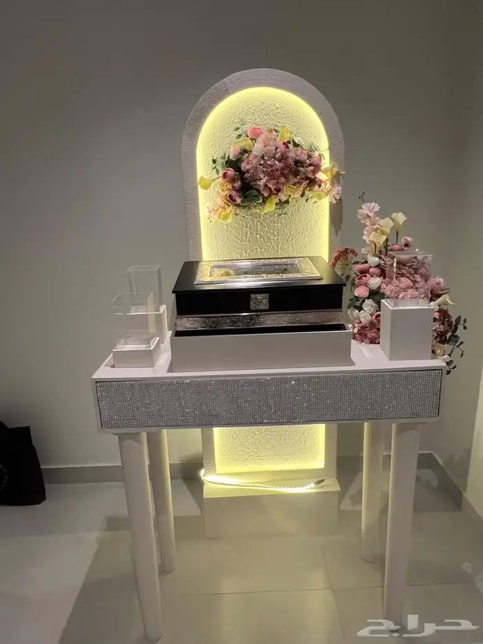 عربية ملكة فخمة بتصميم عصري وإنارة مميزة 3