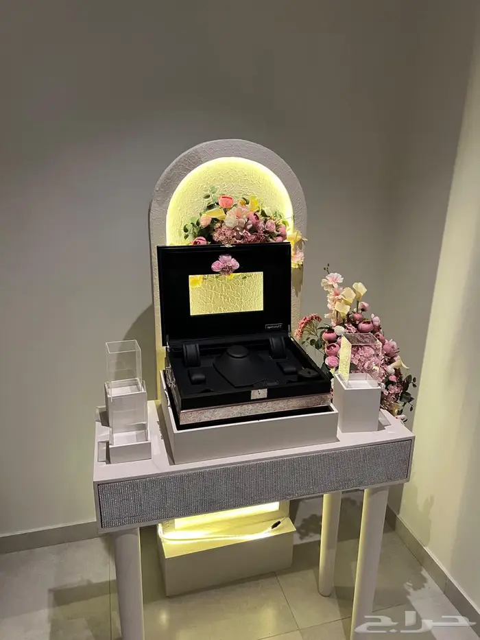 عربية ملكة فخمة بتصميم عصري وإنارة مميزة 4