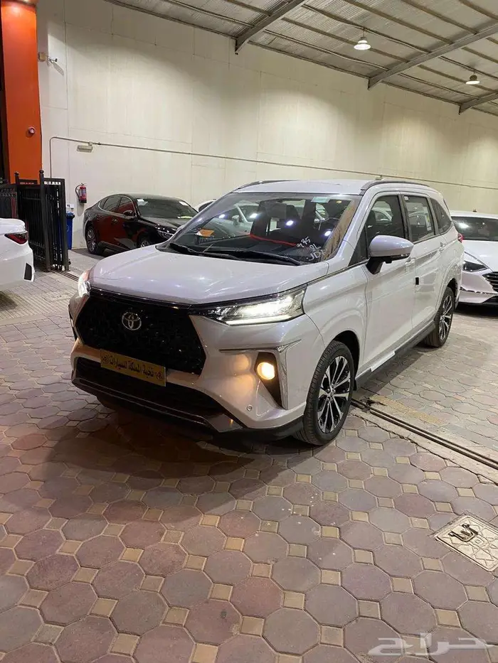تويوتا فيلوز GLX موديل 2025 اصفار 1.5 كاش واقساط. 2