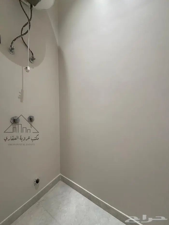 للبيع فيلا روف علوي تمليك  تبوك حي  الصفا 2