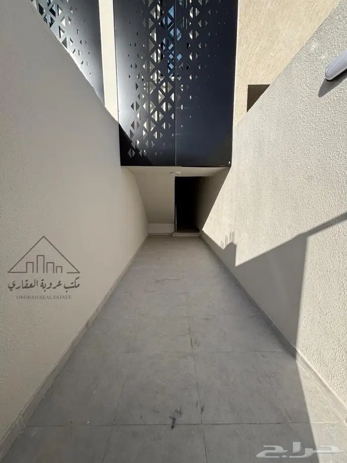 للبيع فيلا روف علوي تمليك  تبوك حي  الصفا 0