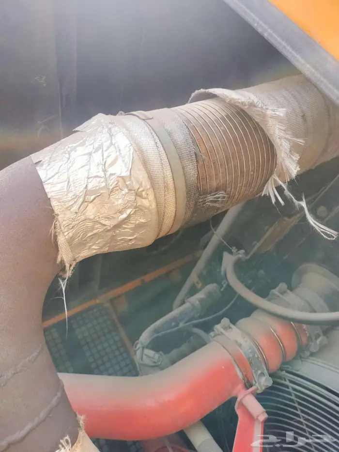 300 ك.ف.أ  240 ك.و مولد صامت من ماركة JCB 11