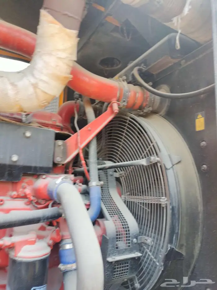 300 ك.ف.أ  240 ك.و مولد صامت من ماركة JCB 8