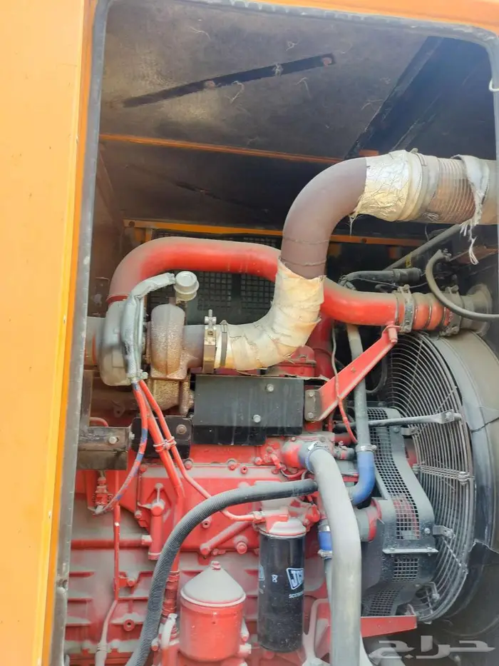 300 ك.ف.أ  240 ك.و مولد صامت من ماركة JCB 5