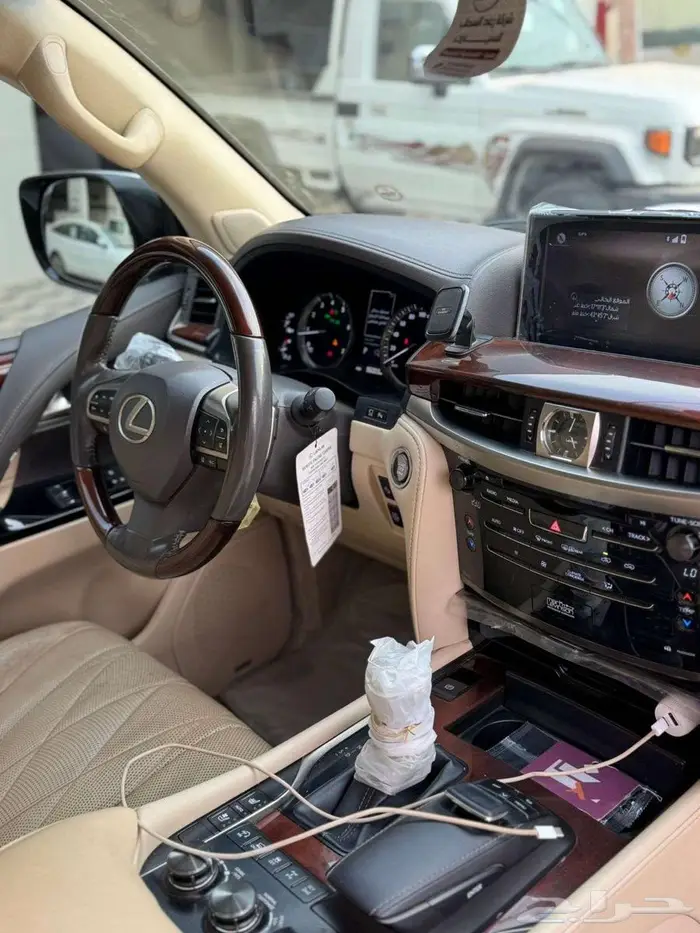 لكزيس 2019 بريمي بلاك ادشن ماشي 96 وكاله 3