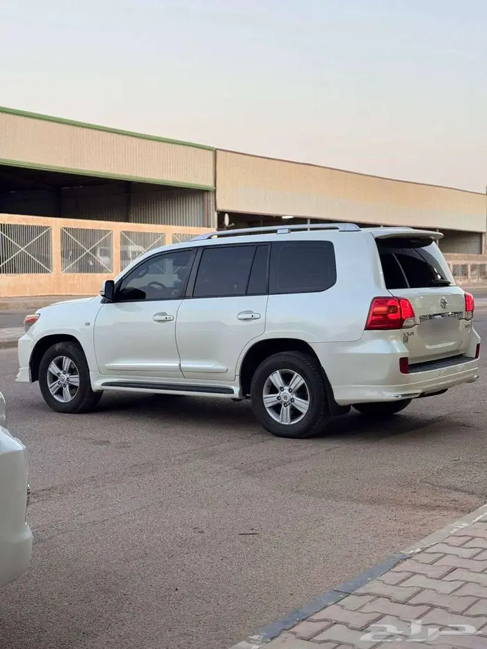 تويوتا في اكس ار 2011 VXR 6