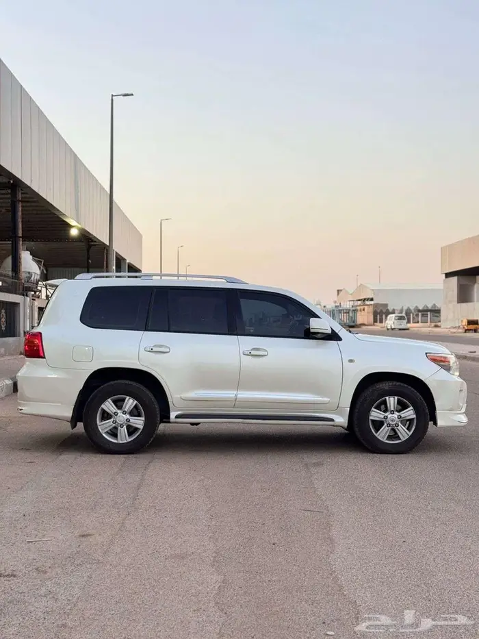 تويوتا في اكس ار 2011 VXR 4