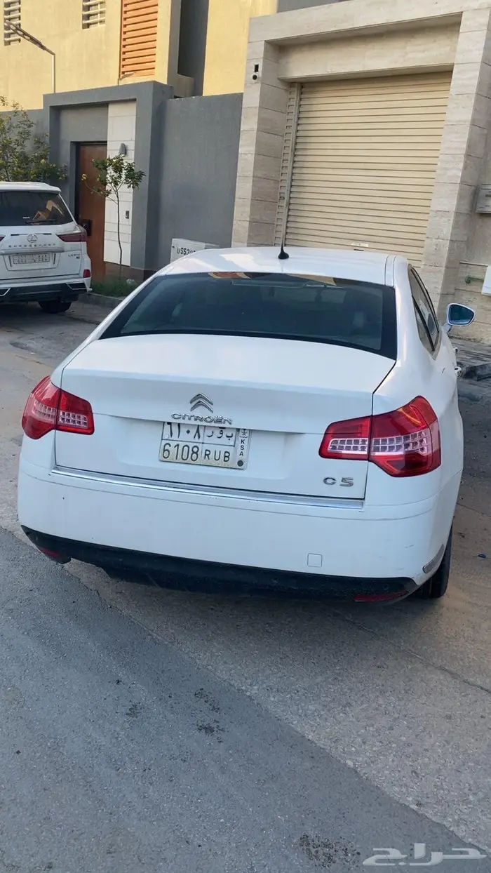 للبيع سيارة سيتروين C5 فل كامل 4