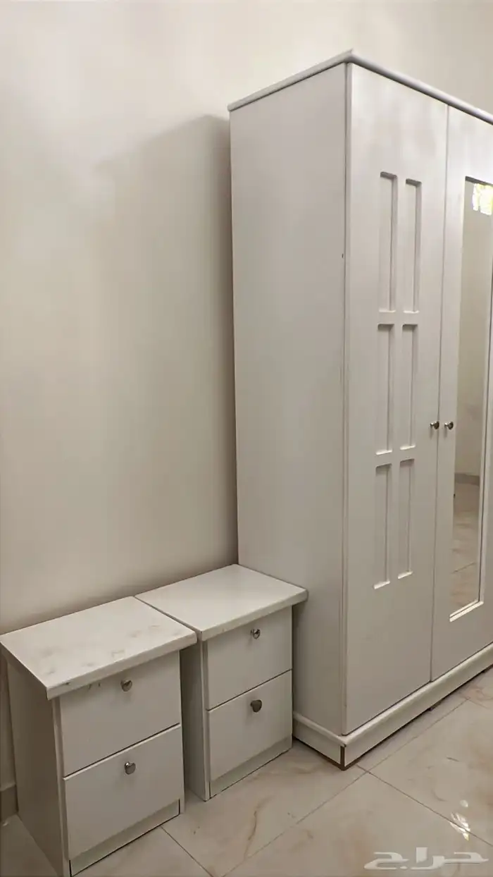 دولابين ملابس بحاله جدا  ممتازه 0