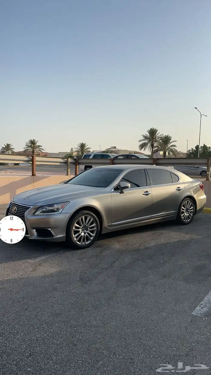 لكزس LS 460 لارج اللون فضي 0